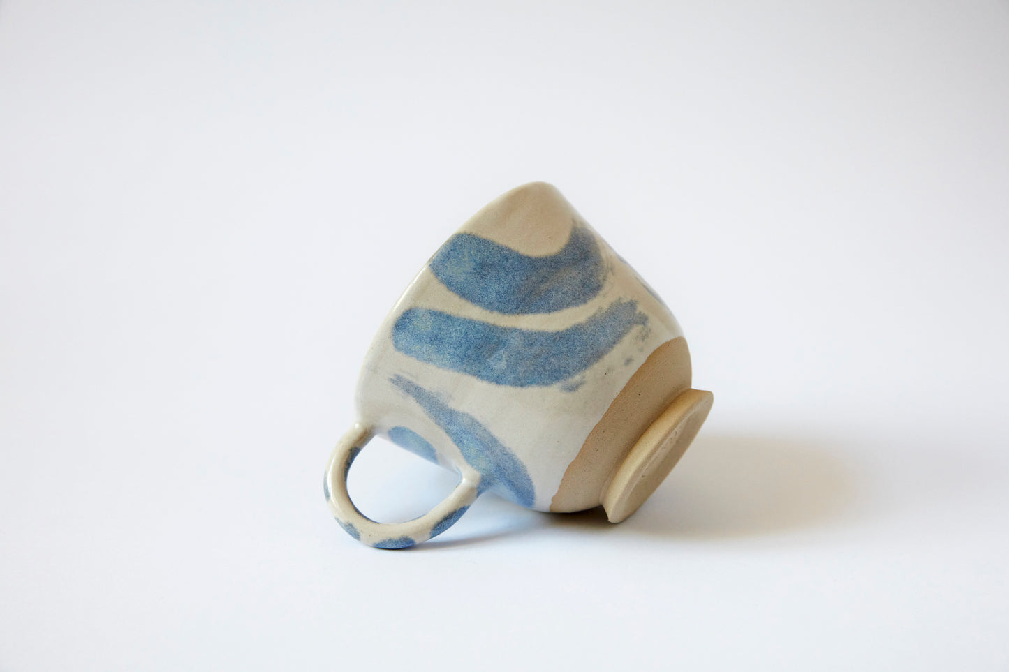 Bette Mug Blue On White