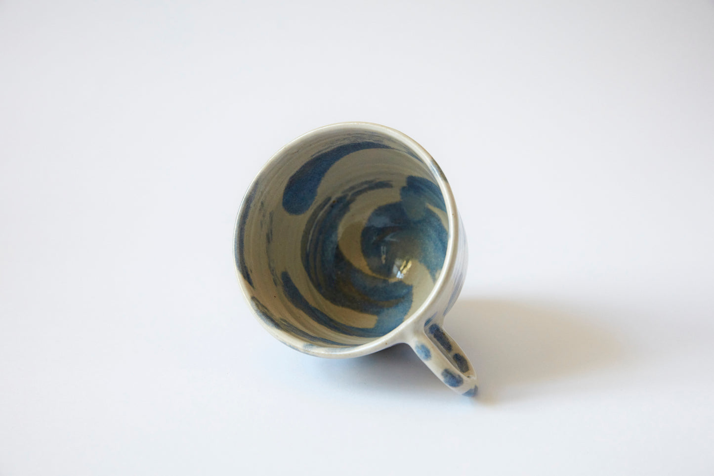 Bette Mug Blue On White
