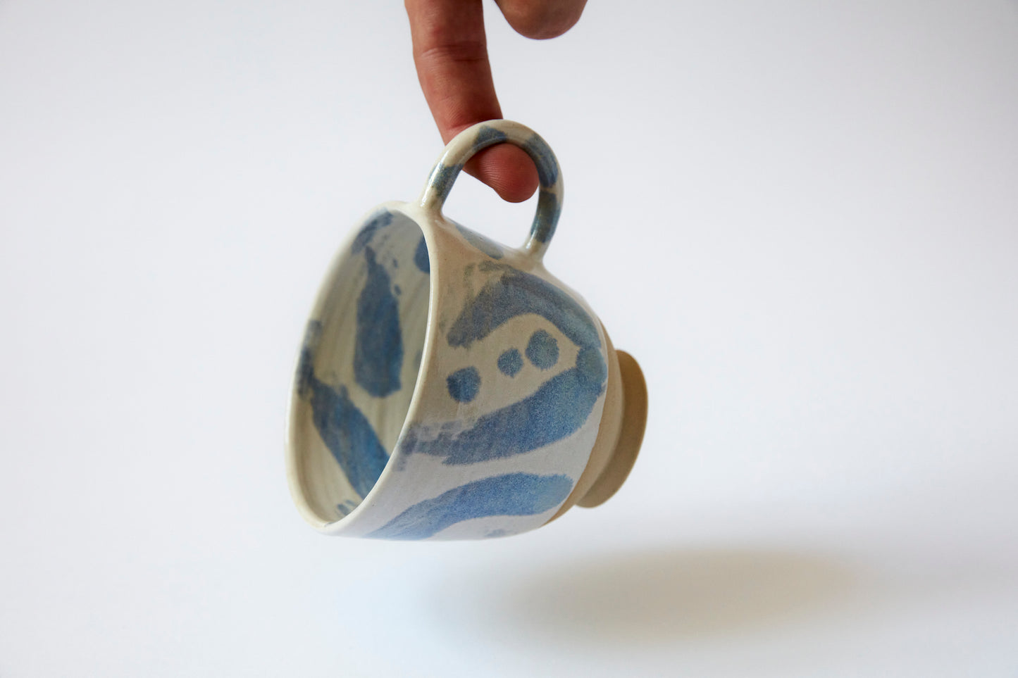 Bette Mug Blue On White