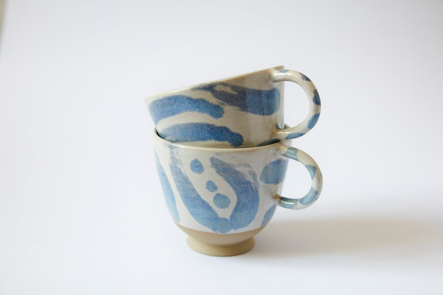 Bette Mug Blue On White